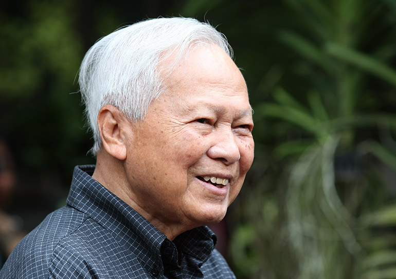 Privy Council President and former Thai Prime Minister General Prem Tinsulanonda smile as he open his residence for birthday visit in Bangkok, Thailand, 29 August 2011.