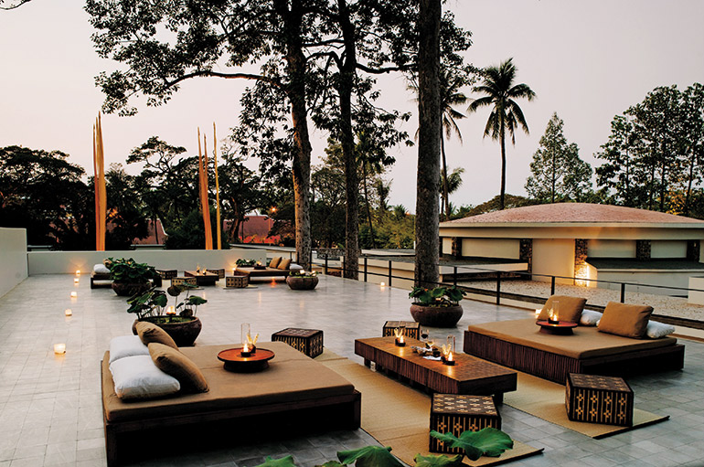 Treetop dining at Amansara