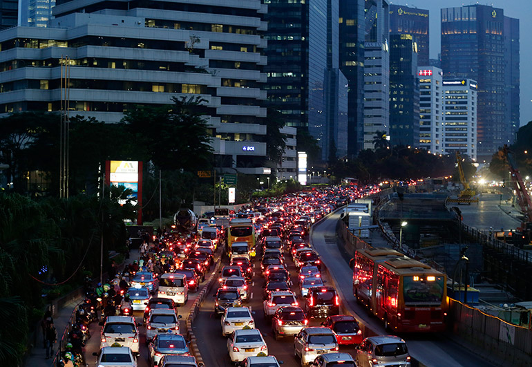 A general view of heavy traffic on a main road in Jakarta, 08 April 2016. Photo: EPA/Mast Irham