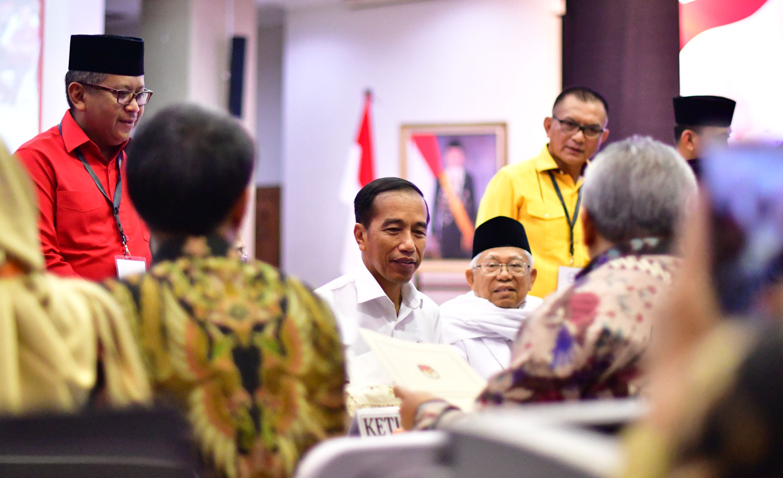 Joko Widodo and running mate Ma'ruf Amin at Indonesia’s election commission on Aug. 10 2018. Photo: Simon Roughneen