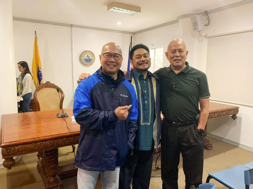 Fathers in arms. Priests Flaviano Villanueva, Albert Alejo and Robert Reyes. Photo: Facebook/Flaviano Villanueva