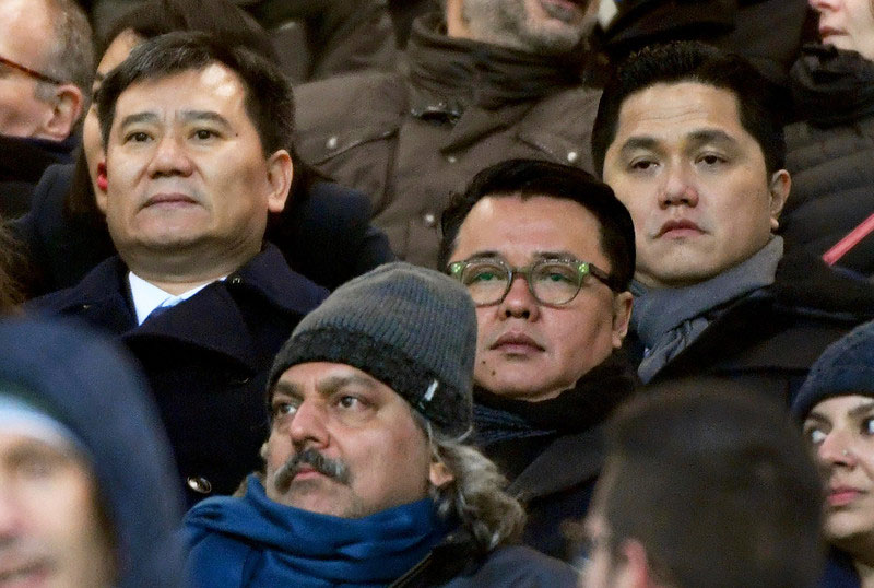 Former president of Inter Milan football club Erick Thohir (R) attending a match in Milan in November 2016. Photo: EPA/Daniel Dal Zennaro