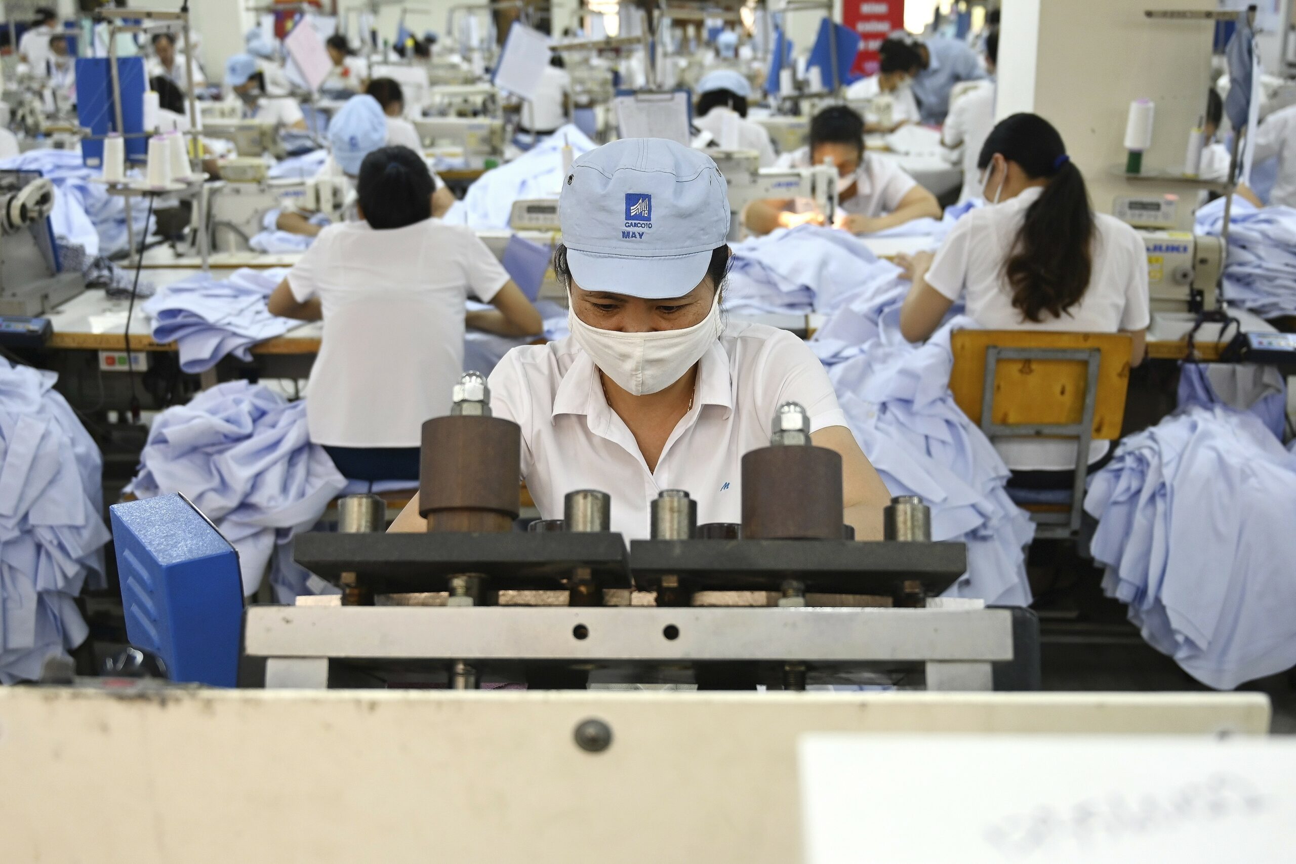 HCMC garment firm slashes 1,900 jobs due to order shortage