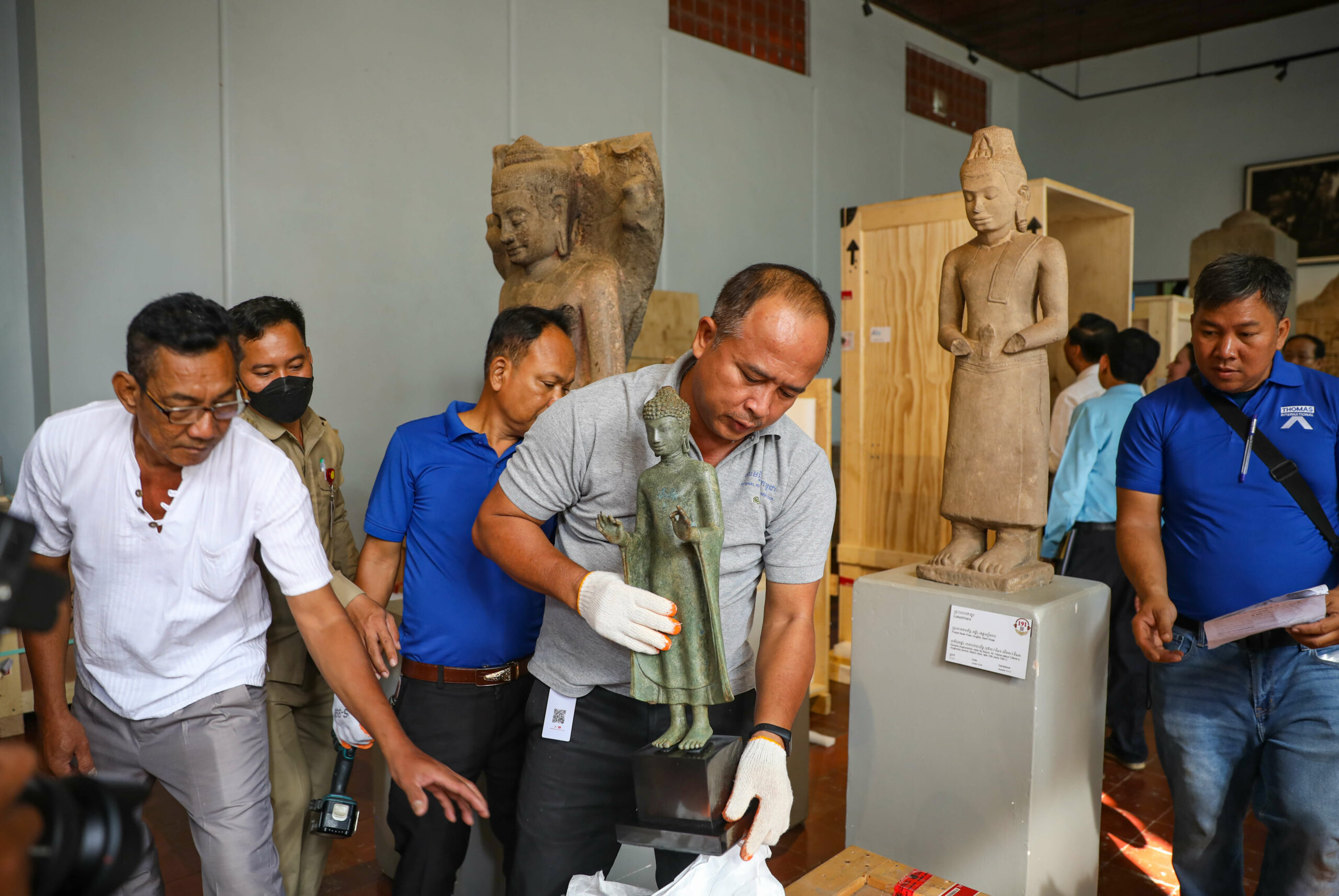 រូបបដិមាដែលគេប្រមូលទៅអាមេរិក មាតុភូមិនិវត្តន៍មកកម្ពុជាវិញ